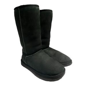 UGG Classic II Tall Black Shearling Lined Boots (Women’s Size 7)